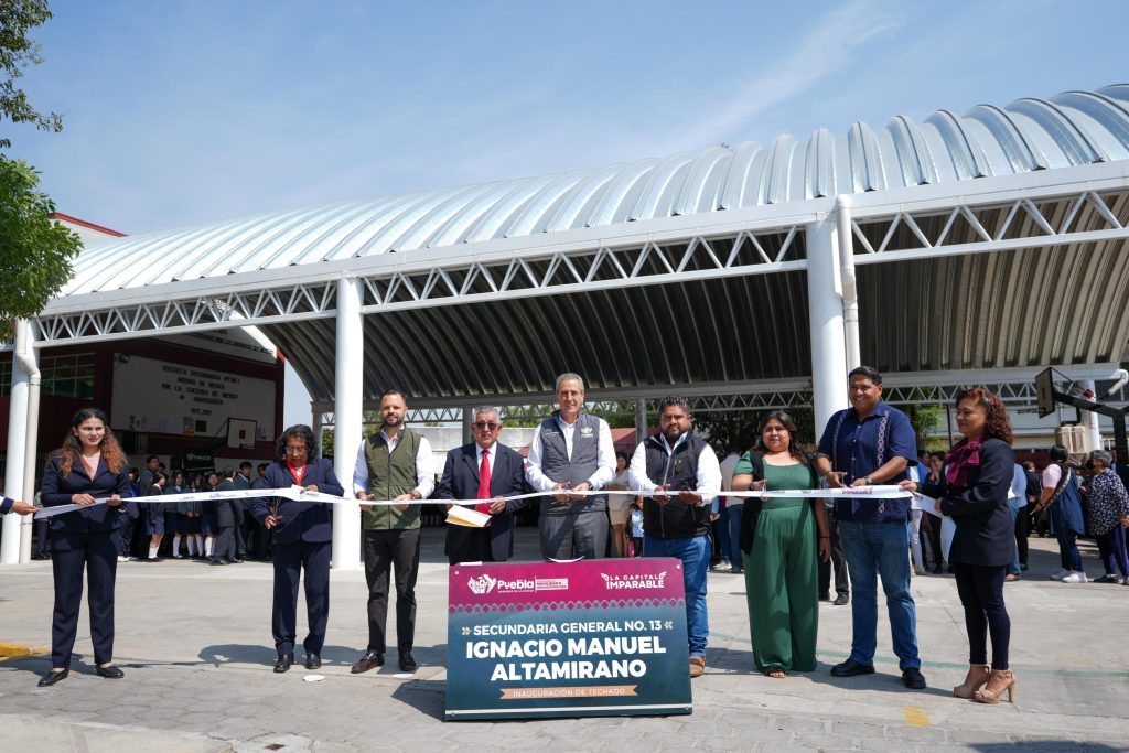 Techado escolar en la Secundaria General No. 13 Ignacio Manuel Altamirano